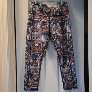 CVG Psychic womans size medium Capri length leggings NEW!